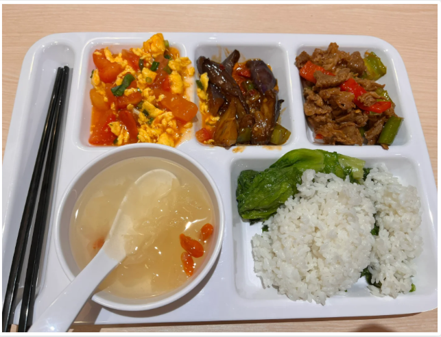 學校食堂如何挑選靠譜的食堂服務商？臺裕膳食集團為您指引方向